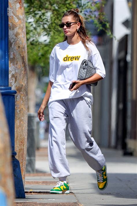 hailey bieber nike dunks|hailey bieber street style.